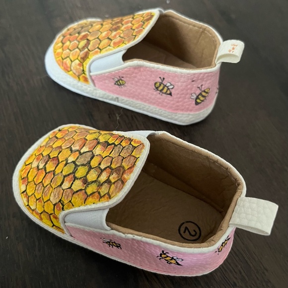 Kids’ Hand-Painted Sneakers in Honeycomb Design w/ Bumblebee Accents - Picture 2 of 4